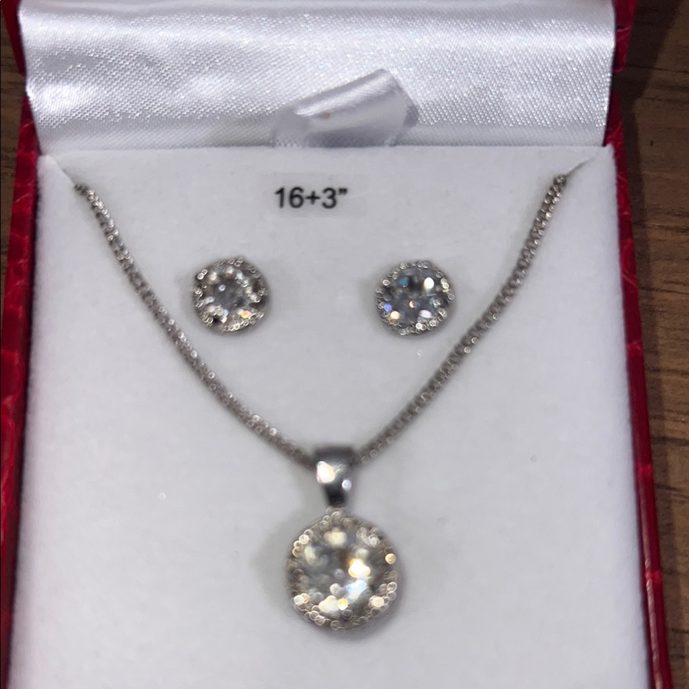 NWOT - Swarovski Silver Necklace and Earrings with Circular Pendant - Picture 3 of 6